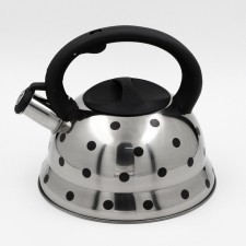 A kettle with a stainless steel whistle of a “peas” shares, 2.8 liters, chrome -colored color