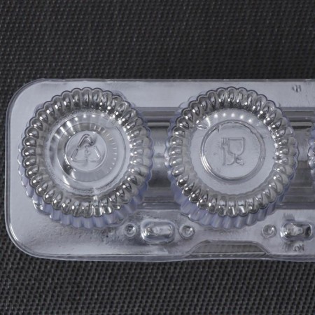 A plastic disposable container with an insoluble lid, 19.4 × 7.9 × 6.8 cm, internal dimensions 5 × 6 cm, the color is transparent-2