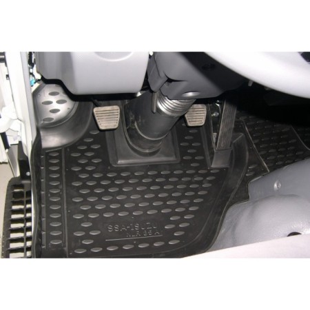 Rugs in the ISUZU NLR85 salon, 2 pcs. (polyurethane)