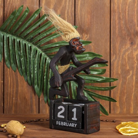 Souvenir tree calendar "Aboriginal with guitar" 23x16x7 cm