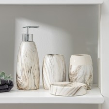 A set of accessories for the bathroom 