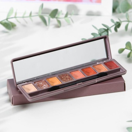 Palette of eyelids, with pearl shine, 8 colors