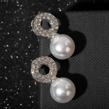 Earrings with pearls 