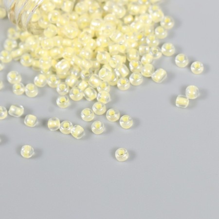 8/0 beads in the bottle "translucent with a centrality. Powder" shines under UV 20 g2x2 cm-2