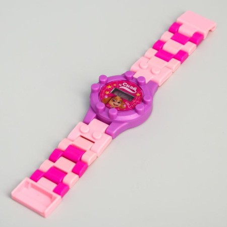 Watch of Leeo's Leege with a strap-designer-4