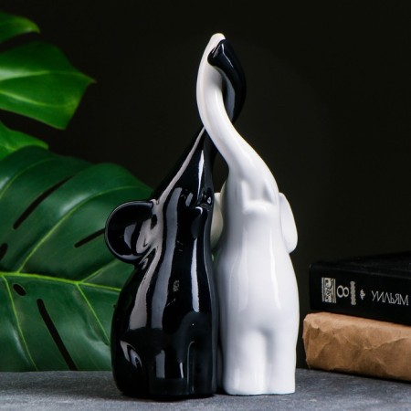 Figure "A couple of elephants" 9x15x25cm black/white,