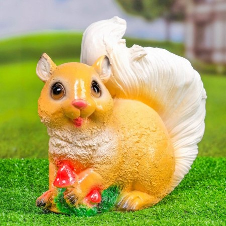 Garden figure "Squirrel with mushrooms" 30x23cm
