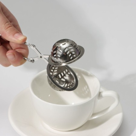 Sieve for tea "Christmas tree", 16.5 cm-3