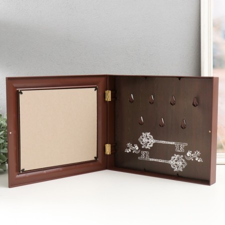 Key closed "Bear" 26.5x31.5 cm nut-2