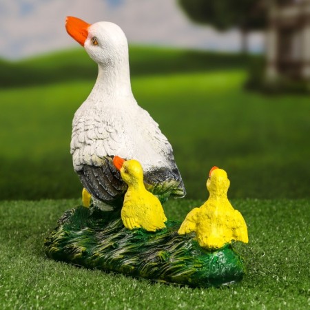 Garden figure "Duck with ducklings" 24x28cm-1