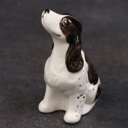 Porcelain figurine "Russian spaniel sits", 9 cm, author's painting-1