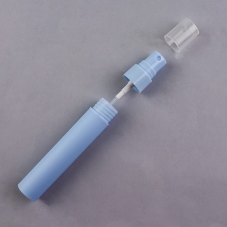 A bottle for storage, with a spray, 20 ml, the color of the blue-4