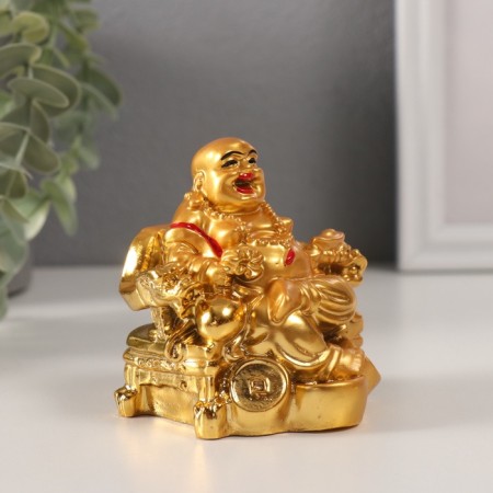 NECS Polystone Gold "Hothey in a chair with a dragon on gold coins" 6x7x7.5 cm-1