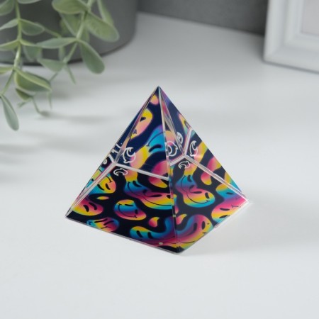 Souvenir glass pyramid "Smiles" 6x6x6 cm-3