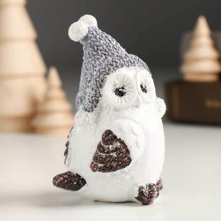 Polystone souvenir "White Eagle owl in a cap-cap" with a sprinkle of 5.8x5x8.2 cm-1