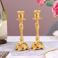 A set of 2 candlesticks, 7 x 7 x 19 cm