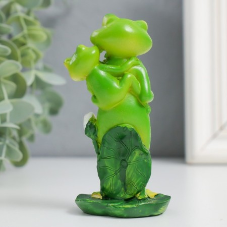Souvenir Polystone "Frog with a frog on a jug" mix 5x4.5x10.5 cm-3