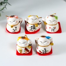 Souvenir ceramics 