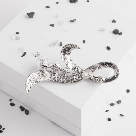 Brooch "Pearl Lilia", white color in silver-1