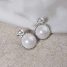 Earrings with pearls 