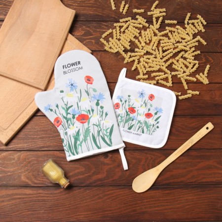 Set of kitchen. Dolyana "Field Flowers": mittens 20x28 cm, severity 17x17 cm, 35% HL, 65% PE-6