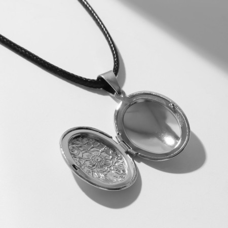 Pendant on the lace "for photo" oval with flowers, color silver on a black lace, 45 cm-3