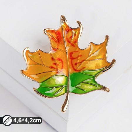 Brooch "Liszt" Maple, Orange-green color in gold