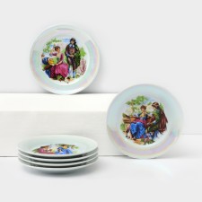 A set of porcelain plates 