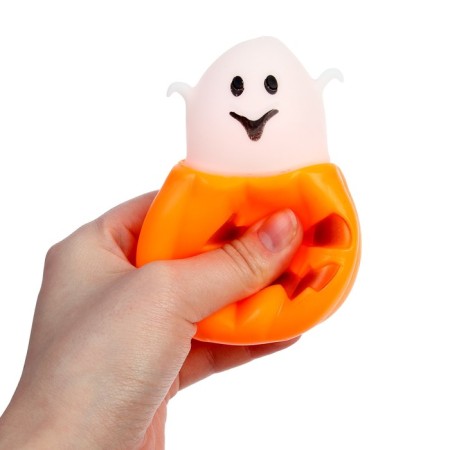 Mumpkin's mumps with a ghost-1
