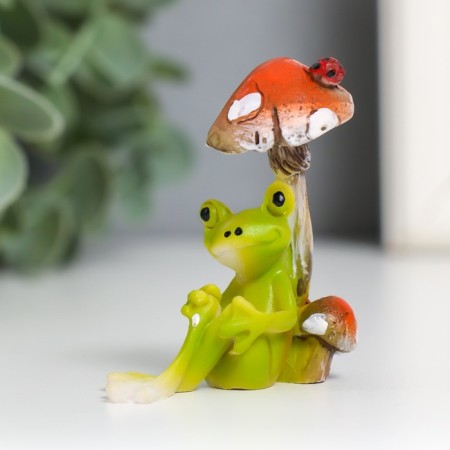 Souvenir Polystone "Frog under the mushroom - rest" 6x3x5.4 cm
