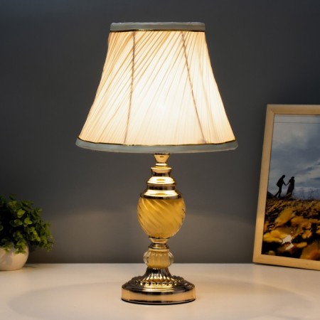 Table lamp "Valencia" 1he27 40W white-gold 24x24x42 cm Risalux-1