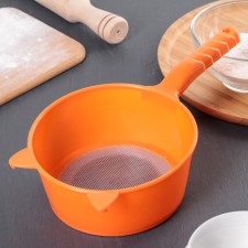 Sieve with the handle 
