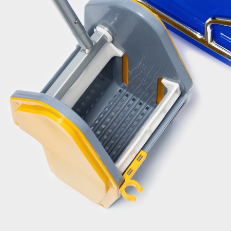 The harvester is simultaneous with vertical and grid, blue bucket 25 liters, chrome frame-7