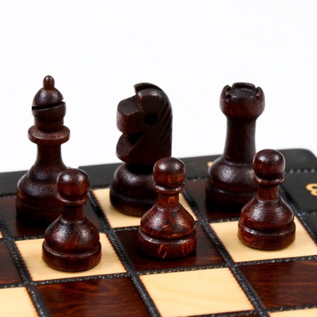 Chess Polish Madon, Manual Work, 27 x 27 cm, King H-6 cm. Pig H-2.5 cm-5
