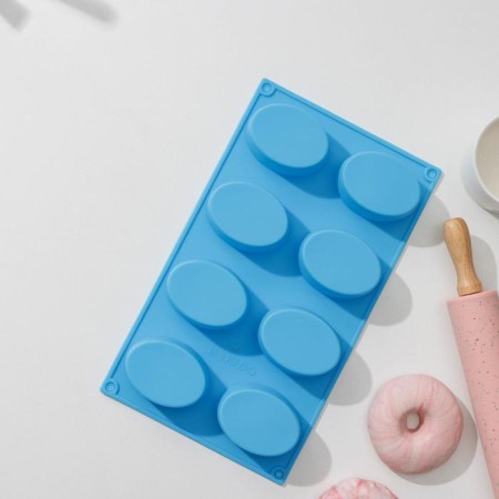 The form for baking is the “figure. Ellipse smooth ”, silicon, 28.5 × 17.2 cm, 8 cells (7.4 × 5.2 × 3 cm), mixing color-1