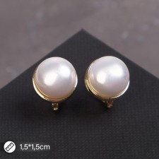 Earrings with pearls 