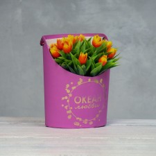 Carriage for flowers, vase oval with embossing 
