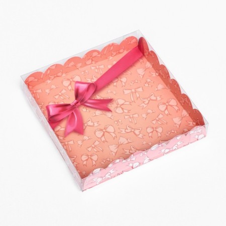 Cookie box, "pink bow" 18 x 18 x 3