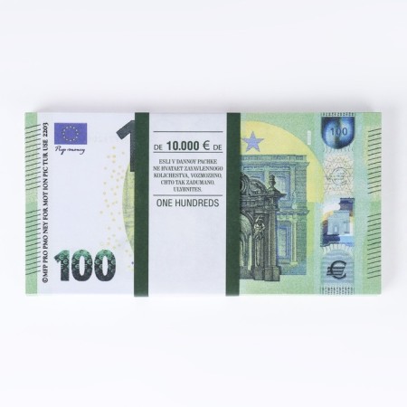 Пачка купюр 100 евро-1