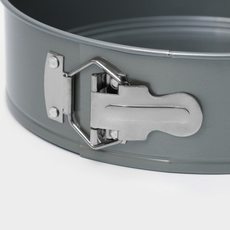 Form for baking and layout with the size of the “Nikis”, D = 22 cm, anti -stick coating, color mix-3