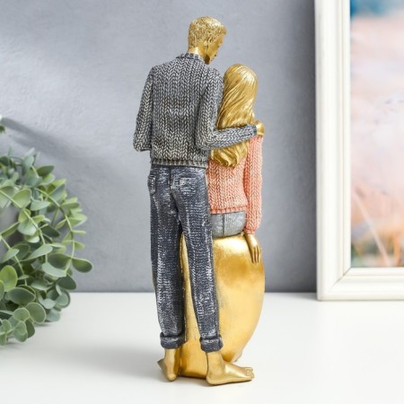 Polystone souvenir "Falter a couple and heart, in sweaters" 10.5x8x28 cm-2