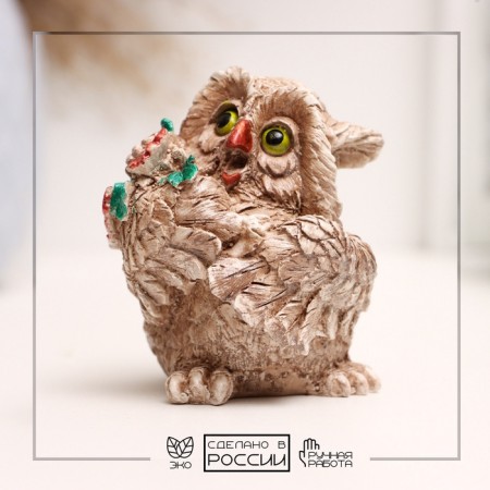 Figure "Owl with a bouquet" 8x6x6cm