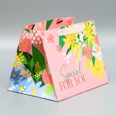 Gift package with a wide bottom, packaging, Special for You, 25 x 19 x 18 cm-1