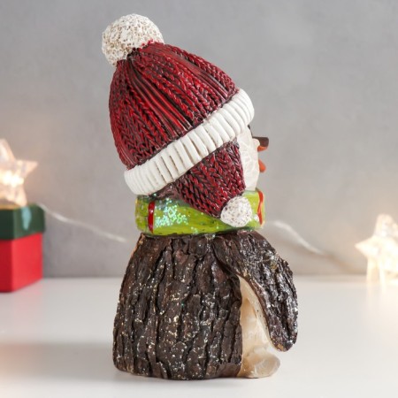 Polystone souvenir "Penguin in a red hat and green scarf" 17.5x11.5 cm-1