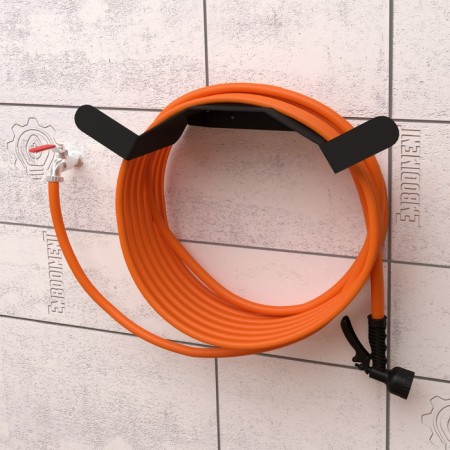Super -resistant holder for a garden hose, wall -mounted, with protection against fracture, black