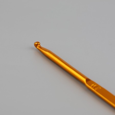 Knitting hook, bilateral, d = 2/3 mm, 13.5 cm, gold color-4