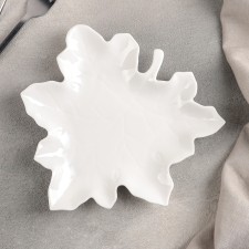 Ceramic serving dish 
