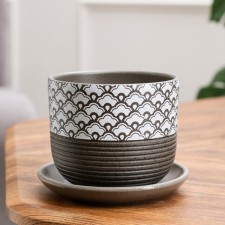 Flower pot 