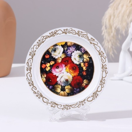 Panel-melting "Zhostovo", white, d = 14.8 cm, lacquer miniature