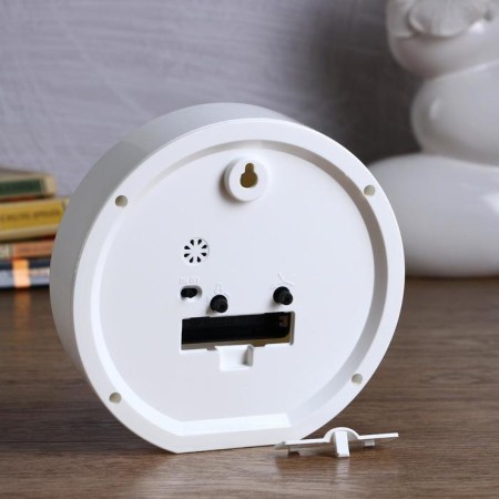 Alarm clock, table clock "Love in Paris", discrete move, D-15 cm-1